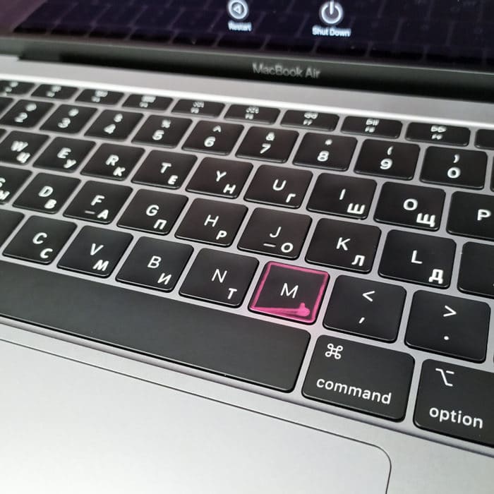 Гравировка клавиатуры Apple Macbook